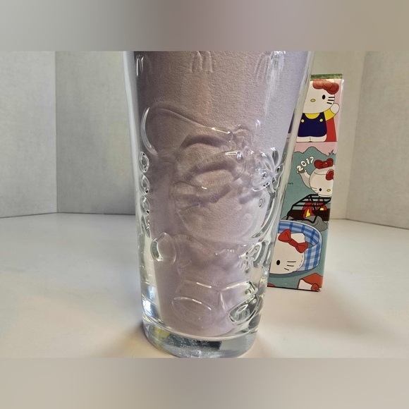 McDonalds Hello Kitty X Snoopy Collectors Edition Glass CANADA Exclusive 2024 - Picture 2 of 3